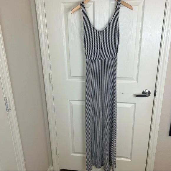 Black and White Striped Maxi Dress - Picture 4 of 16